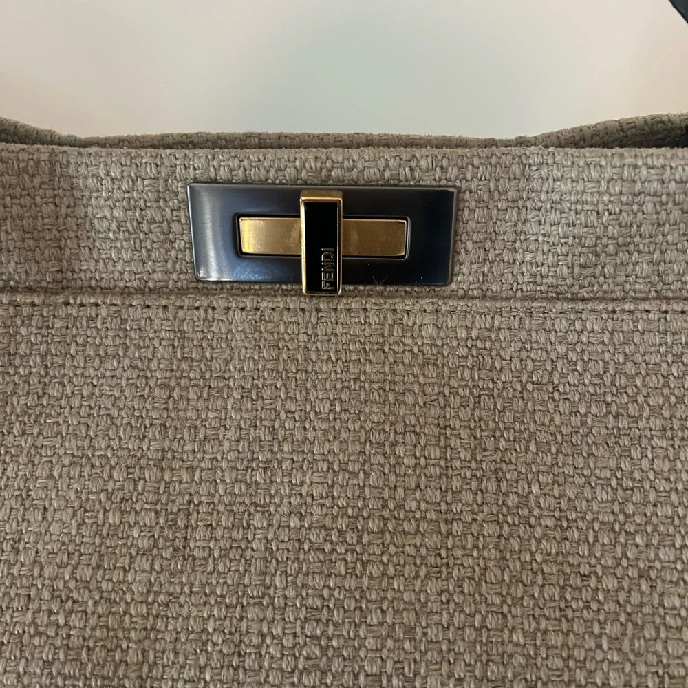 FENDI Peekaboo